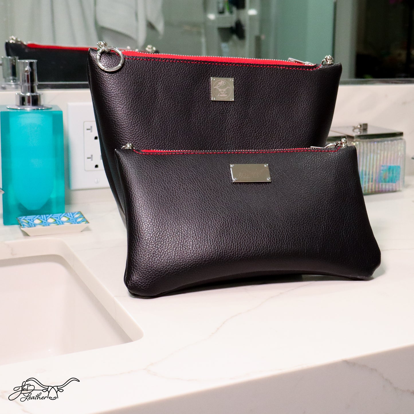 Travel Accessories Bag - Clip-It Large - Jon B Leather