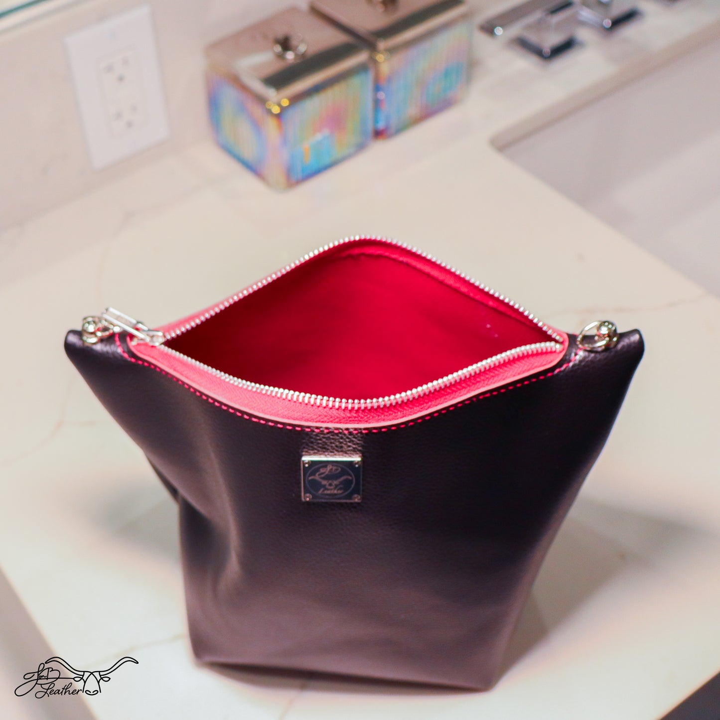 Travel Accessories Bag - Clip-It Large - Jon B Leather