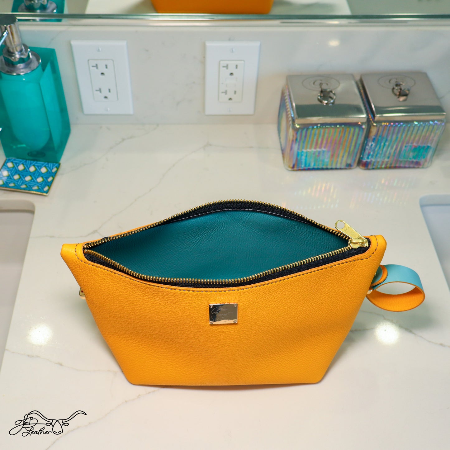 Travel Accessories Bag - Medium Toiletries Bag - Jon B Leather