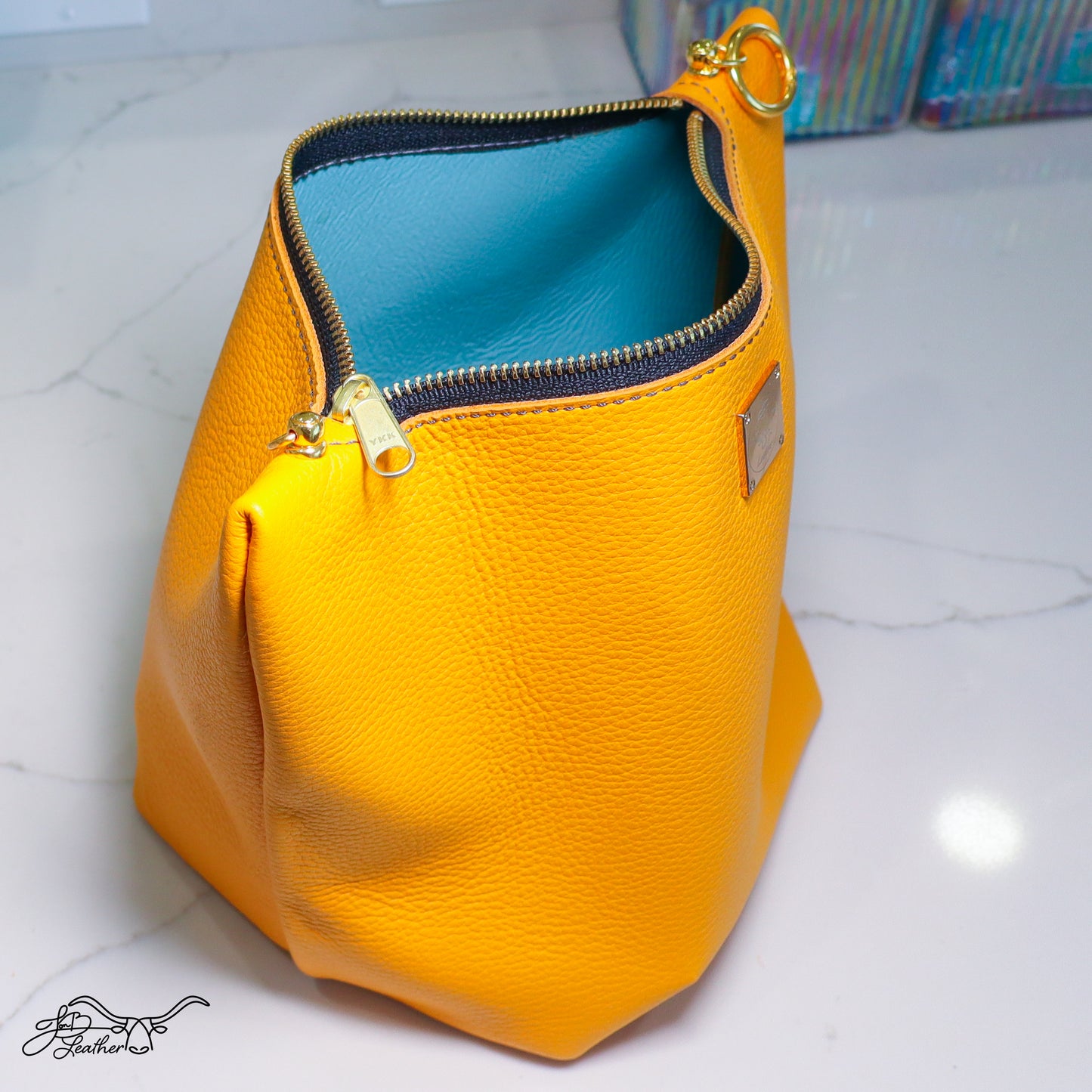 Travel Accessories Bag - Clip-It Large - Jon B Leather