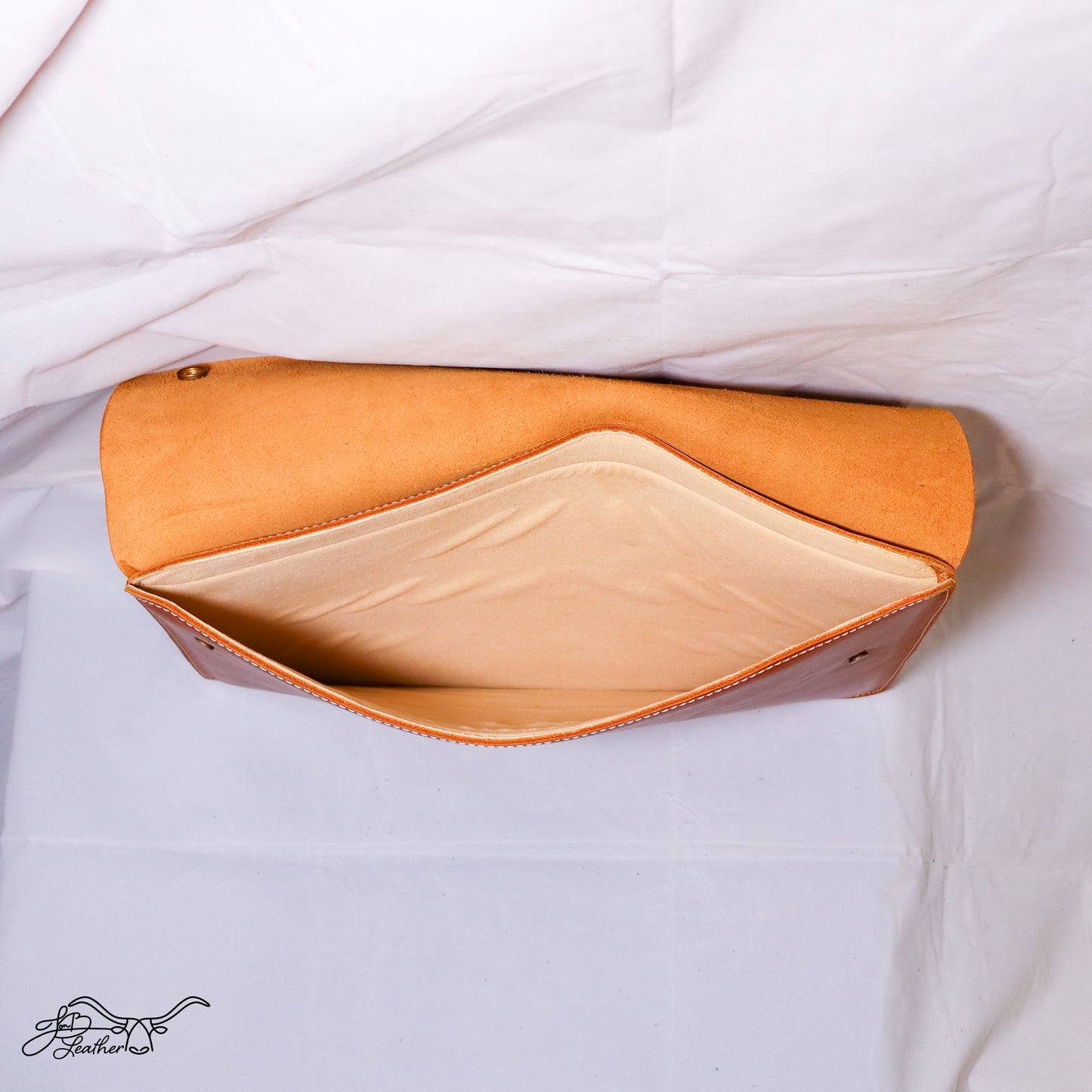 Laptop Sleeve Lined in Suede showing Italian microsuede interior