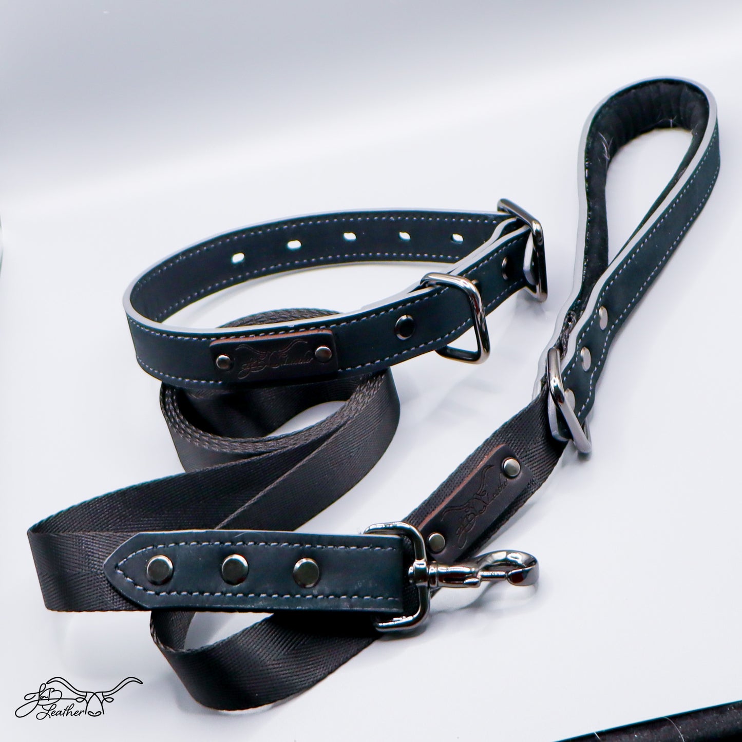 Luxe Pet Collar and leash in black full grain leather