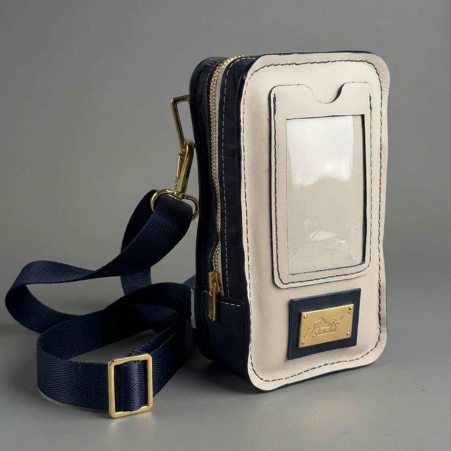 Axis Leather Traveler