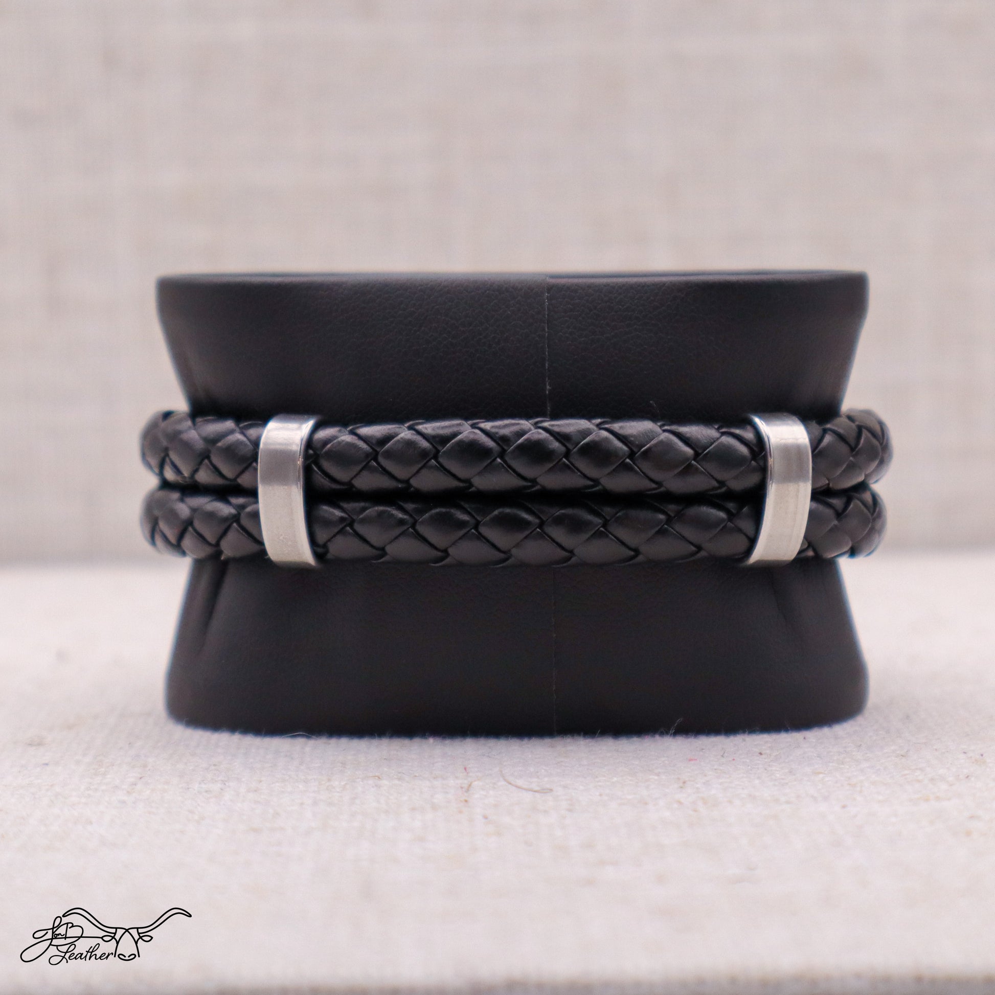 Skull Bracelet Magnetic - Jon B Leather